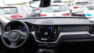 Volvo Xc60 2.0 T6 Awd Recharge Core Auto - Foto 9