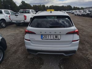 Skoda Kamiq 1.0 Tsi 70kw (95cv) Emotion - Foto 6