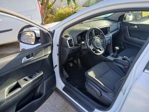 Kia Sportage 1.6 Mhev Business 100kw (136cv) 4x4 - Foto 6