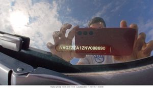 Volkswagen T-roc (o) Advance R-line 1.0 Tsi 81kw (110cv) - Foto 7