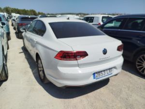 Volkswagen Passat Business 2.0 Tdi 90kw (122cv) Dsg - Foto 7