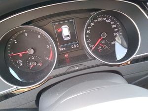 Volkswagen Passat Variant Executive 2.0 Tdi 110kw (150cv) - Foto 9