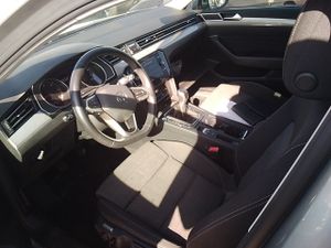 Volkswagen Passat Variant Executive 2.0 Tdi 110kw (150cv) - Foto 8