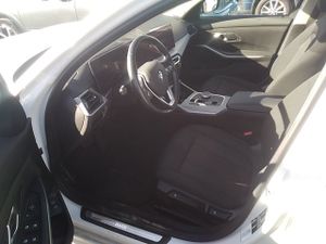 Bmw Series 3 320d Auto.touring - Foto 8