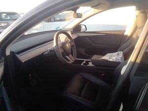 Tesla Model Y Gran Autonomía 4wd - Foto 8