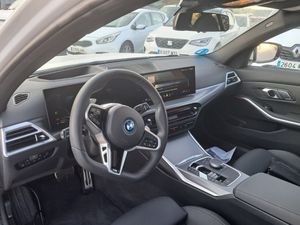 Bmw Series 3 330e Xdrive Touring - Foto 8