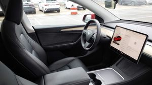 Tesla Model Y Gran Autonomía 4wd - Foto 6