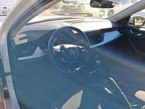 Skoda Kamiq 1.0 Tsi 81kw (110cv) Dsg Ambition - Foto 8