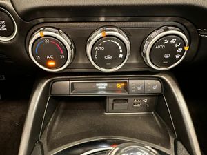 Mazda MX-5 2.0 SKYACTIV-G 135 kW MT Exclusive-Line - Foto 18