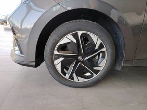 MG MG4 64kWh Luxury - Foto 39