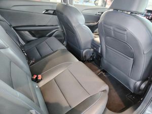 MG MG4 64kWh Luxury - Foto 33