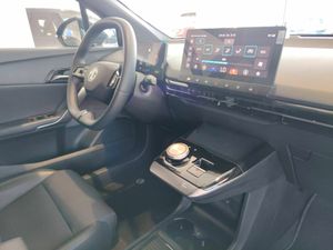 MG MG4 64kWh Luxury - Foto 36