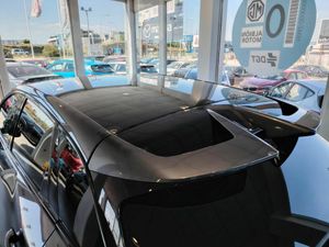MG MG4 64kWh Luxury - Foto 38