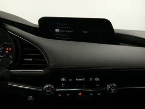 Mazda 3 2.0 e-SKYACTIV-G HOMURA AT - Foto 29