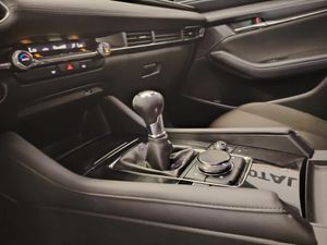 Mazda 3 2.0 e-SKYACTIV-G 88KW EVOLUTION - Foto 27