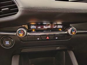 Mazda 3 2.0 e-SKYACTIV-G 88KW EVOLUTION - Foto 34