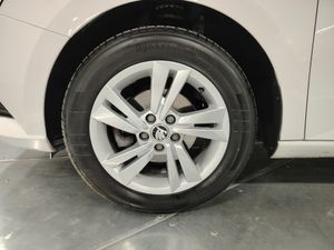 Skoda Fabia 1.0 TSI 70KW (95cv) Ambition Plus - Foto 31