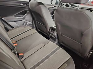 Volkswagen T-Roc Advance 1.0 TSI 81kW (110CV) - Foto 24