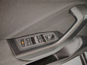 Volkswagen T-Roc Advance 1.0 TSI 81kW (110CV) - Foto 35