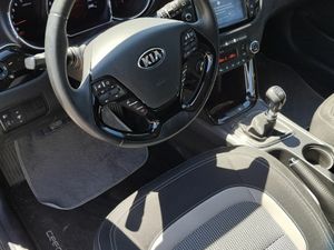Kia Ceed 1.6 CRDi VGT Tech - Foto 4