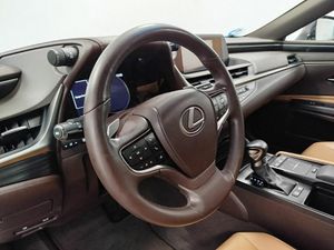 Lexus ES 2.5 300h Executive - Foto 18
