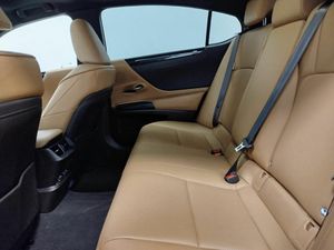 Lexus ES 2.5 300h Executive - Foto 28