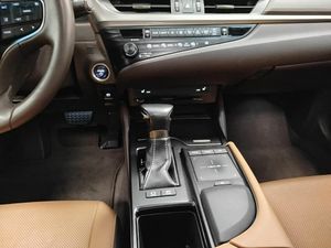 Lexus ES 2.5 300h Executive - Foto 24