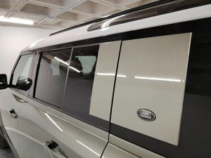 Land-Rover Defender 2.0 D240 SD4 First Edition 110 Auto 4WD - Foto 16