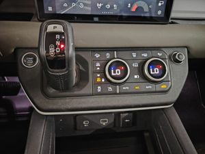 Land-Rover Defender 2.0 D240 SD4 First Edition 110 Auto 4WD - Foto 30