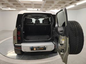 Land-Rover Defender 2.0 D240 SD4 First Edition 110 Auto 4WD - Foto 17