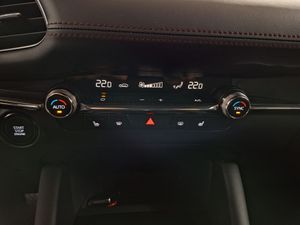Mazda 3 2.0 e-SKYACTIV-G 88KW HOMURA - Foto 17