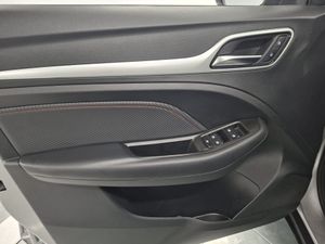 MG ZS 1.0T Comfort Auto - Foto 17