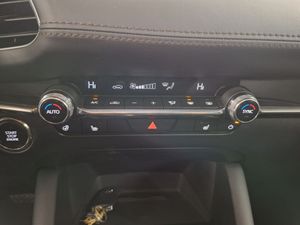 Mazda 3 2.0L e-SKYACTIV X MHEV 137kW 6AT Takumi - Foto 24