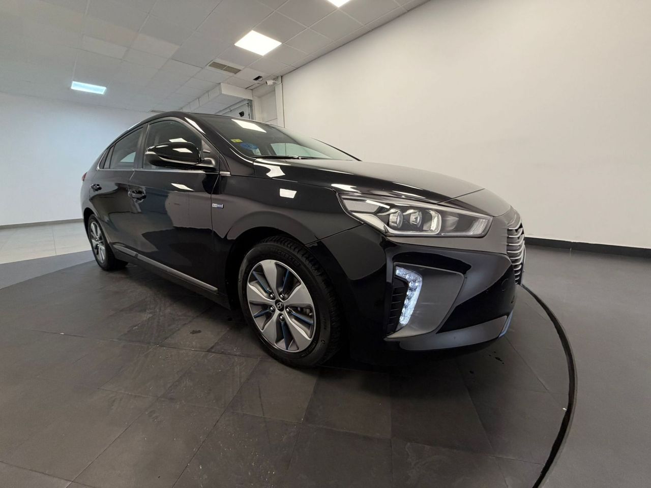 Hyundai IONIQ 1.6 GDI PHEV Tecno DCT - Foto 1