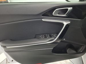 Kia Ceed 1.0 T-GDi 88kW (120CV) GT Line - Foto 23