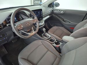 Hyundai IONIQ 1.6 GDI HEV Klass DCT - Foto 11