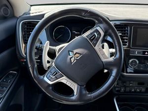 Mitsubishi Outlander 2.4 PHEV Kaiteki Auto 4WD MY19.5 - Foto 10
