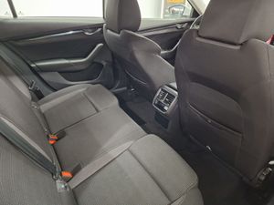 Skoda Octavia 2.0 TDI 110kW (150 CV) DSG Ambition - Foto 24