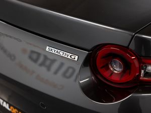 Mazda MX-5 2.0 SKYACTIV-G 135 kW (184 CV) MT Kazari - Foto 10
