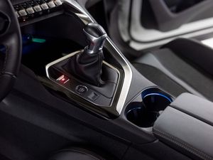 Peugeot 3008 1.5 BlueHDi 96kW (130CV) S&S Allure - Foto 19