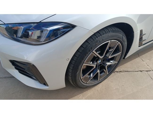 BMW i4 eDrive35 210 kW (286 CV)