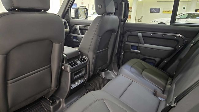 Land-Rover Defender PHEV 300CV X-Dynamic SE 