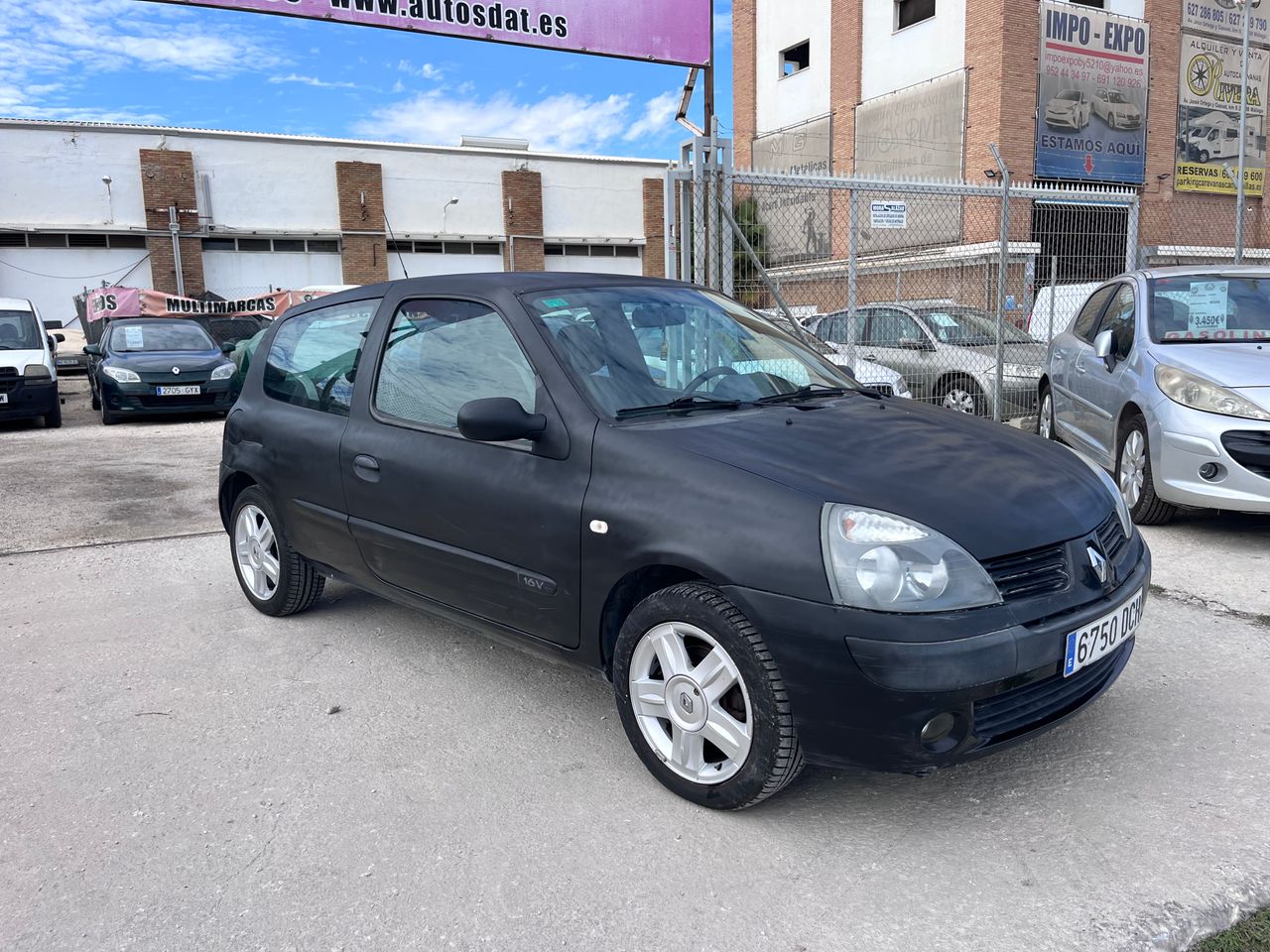 Renault Clio 2 1.2 16V   - Foto 1