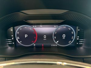 Skoda Karoq Ambition 2.0 TDI 110 kW (150 CV) DSG 7 vel. 4x4 - Foto 9