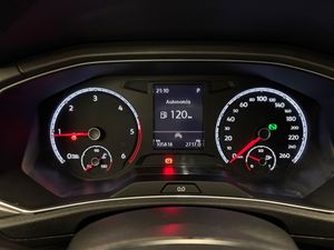 Volkswagen T-Roc R-Line 2.0 TDI 110 kW (150 CV) DSG - Foto 8