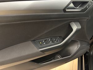 Volkswagen T-Roc Más 1.5 TSI 110 kW - Foto 16
