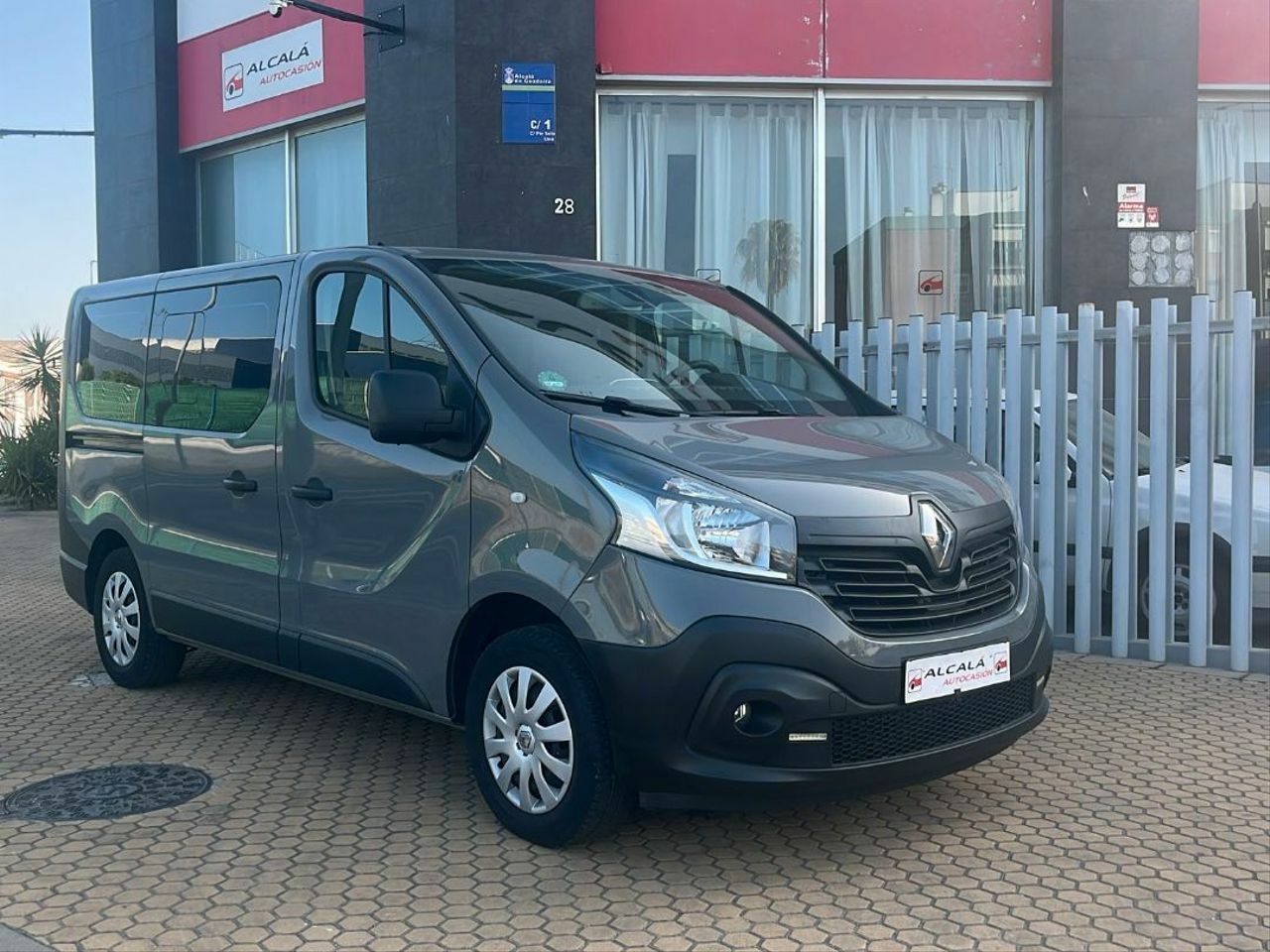Renault Trafic SL LIMITED Energy dCi 88 kW 120 CV SS  - Foto 1
