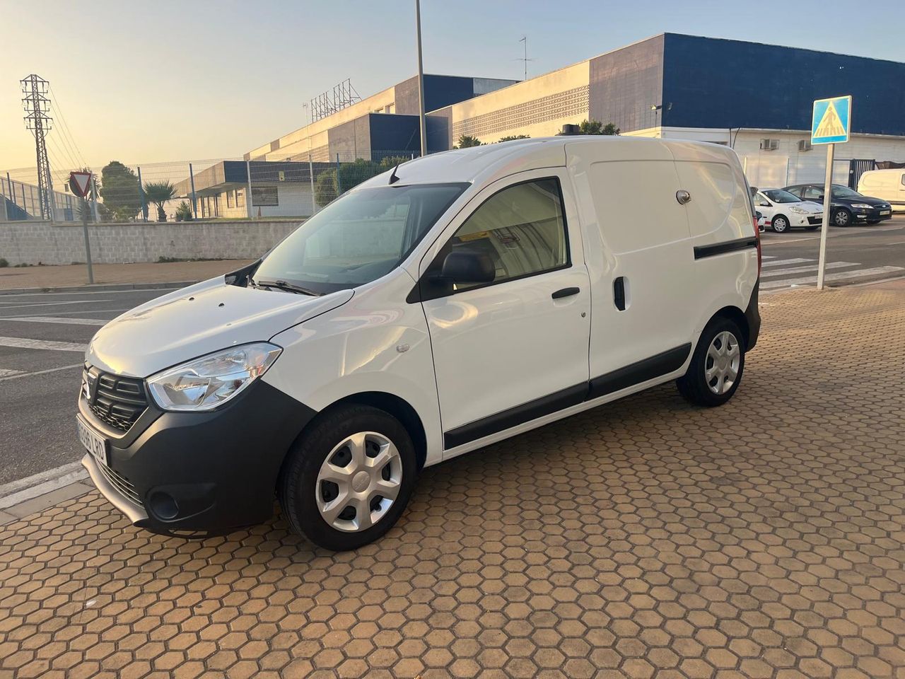 Dacia Dokker VAN ESSENTIAL 1.6 GLP 110CV - Foto 1