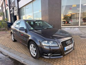 Audi A3 1.6 TDI 105 CV Attraction - Foto 29