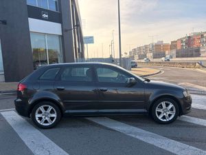 Audi A3 1.6 TDI 105 CV Attraction - Foto 14